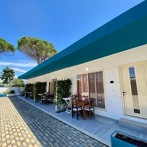  Сasa de vacaciones Holiday Cabins Vlore